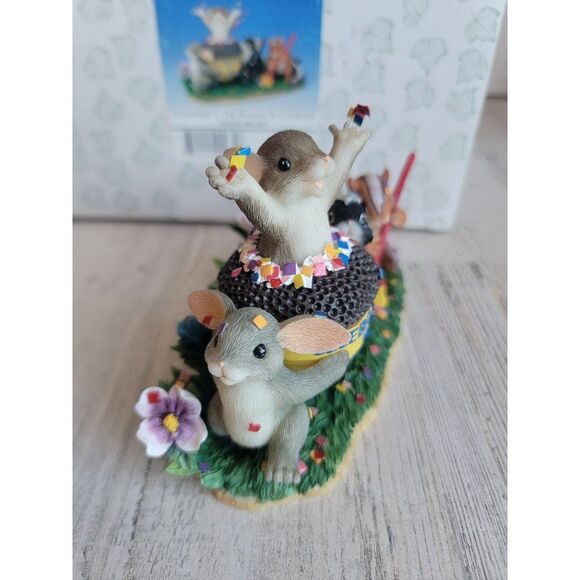 Fitz Floyd Charming Tails friendship is the reason to celebrate figure - Picture 3 of 12